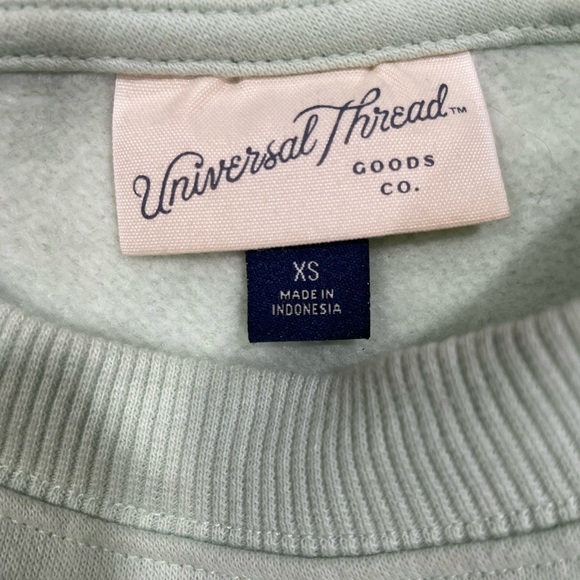 light green long sleeve cropped top - Picture 3 of 3